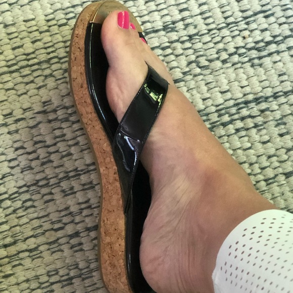 Jimmy Choo Black Patent Leather flip-flops size 36 (US 6) - Picture 4 of 13